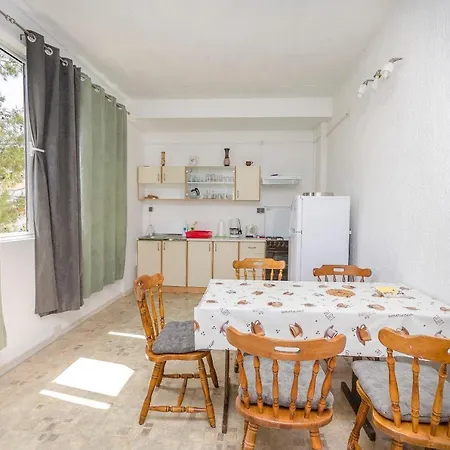 Lily Βόντιτσε